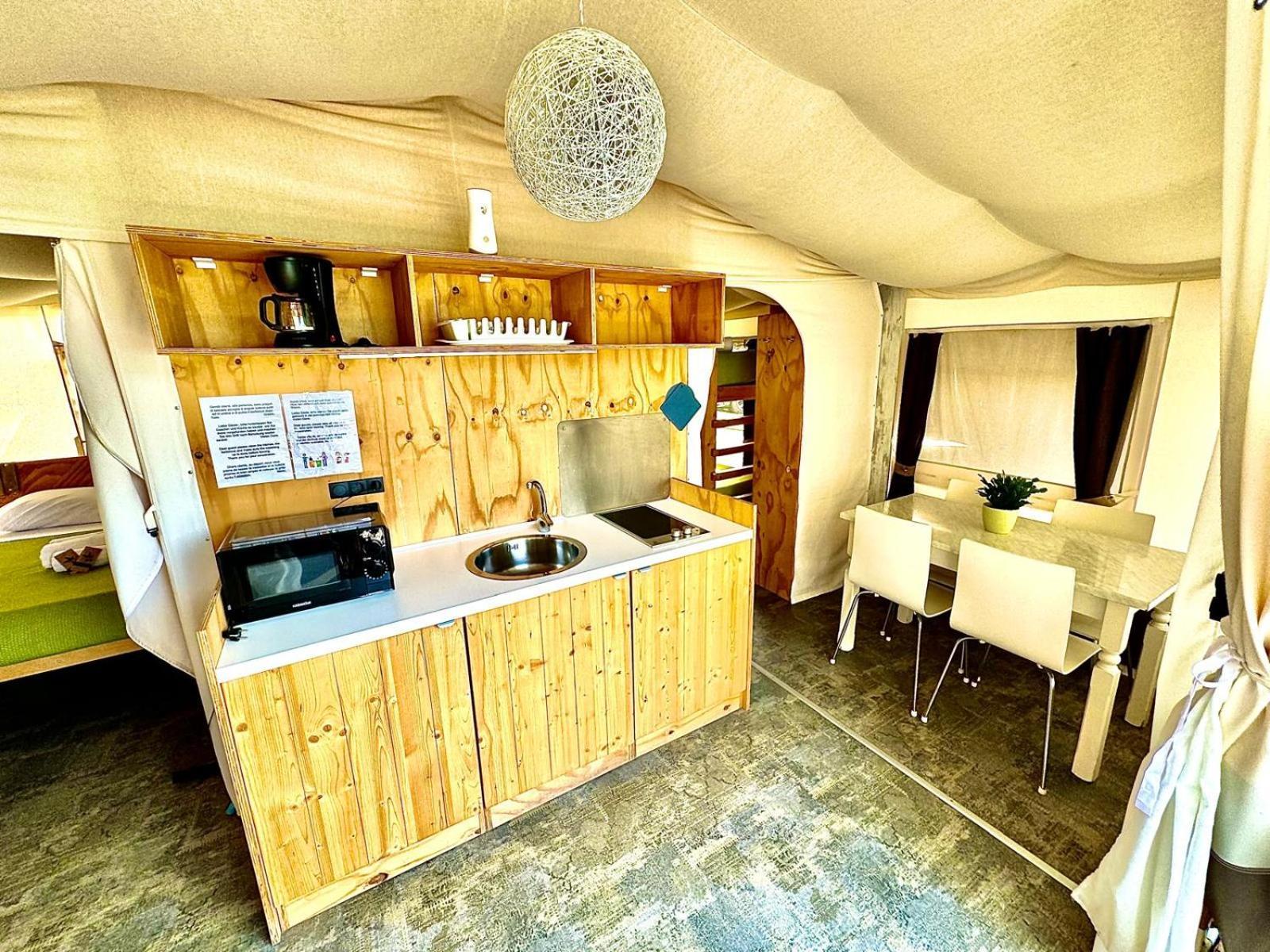 Camping Monja Village *